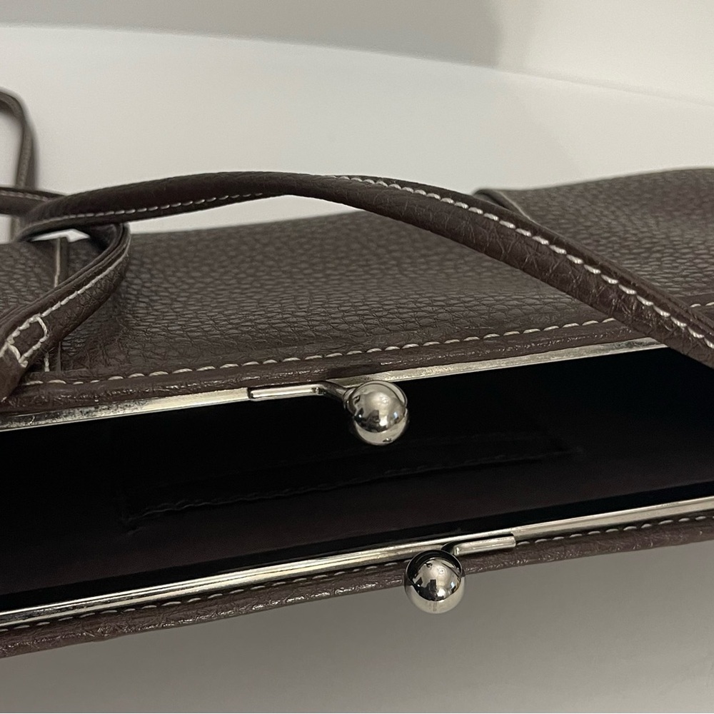 Tommy Hilfiger Brown Leather Clutch Crossbody Bag with Detachable Strap - Picture 5 of 12